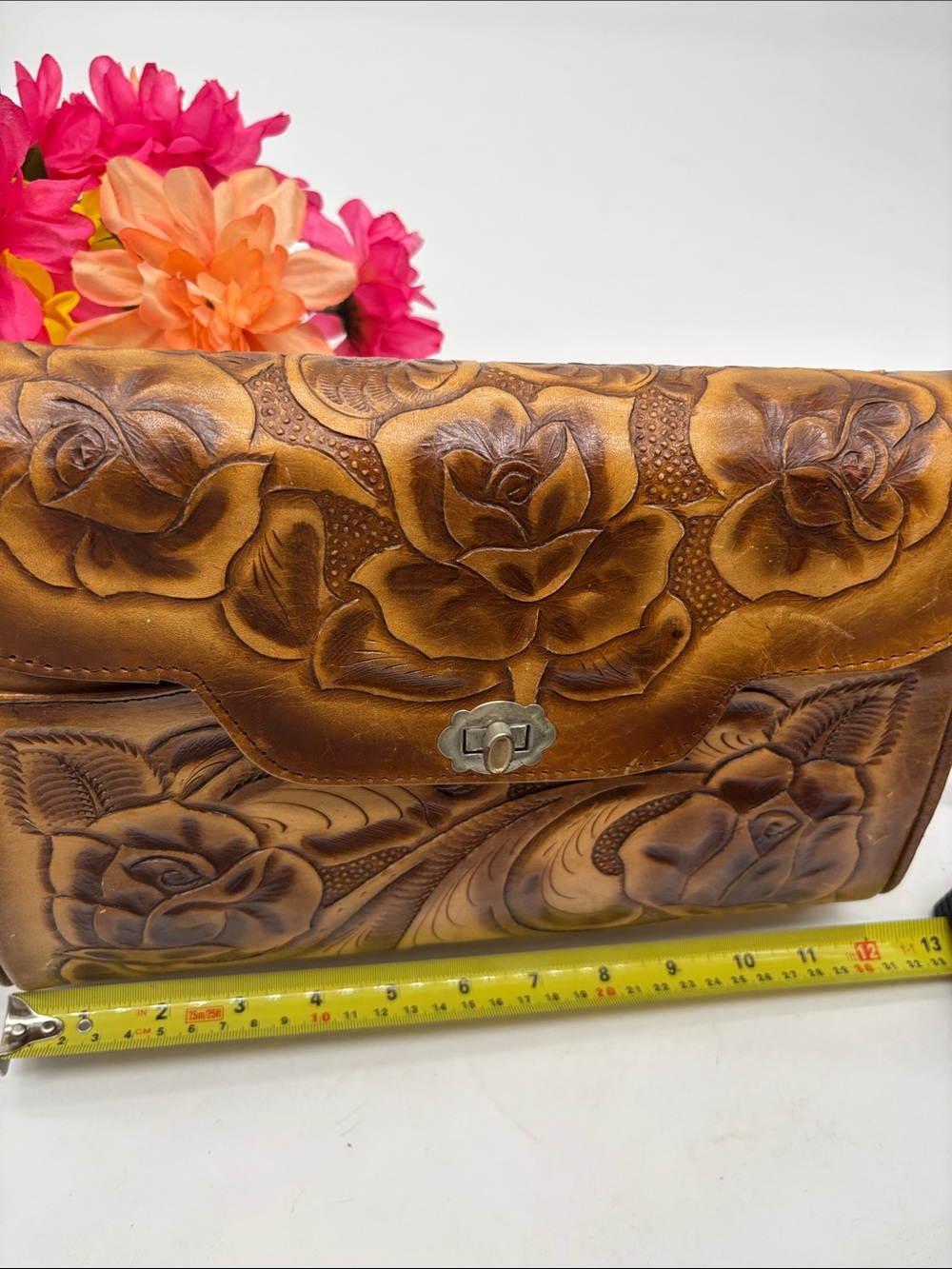 Vintage Mexican Hand-Tooled Brown Leather Floral Crossbody or Shoulder Bag - Picture 13 of 15